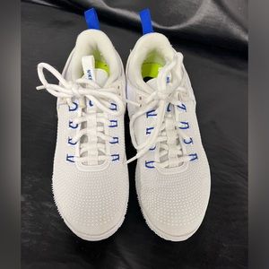 Nike Zoom Hyperace womens size 7.5 volleyball shoes. White/blue AA0286104